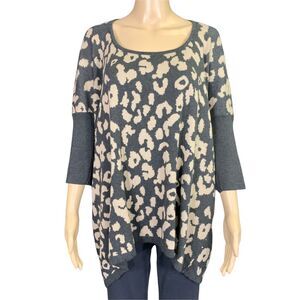 Isle by Melin Kozan Womens Sweater Oversized Leopard Print Knit Pullover Medium